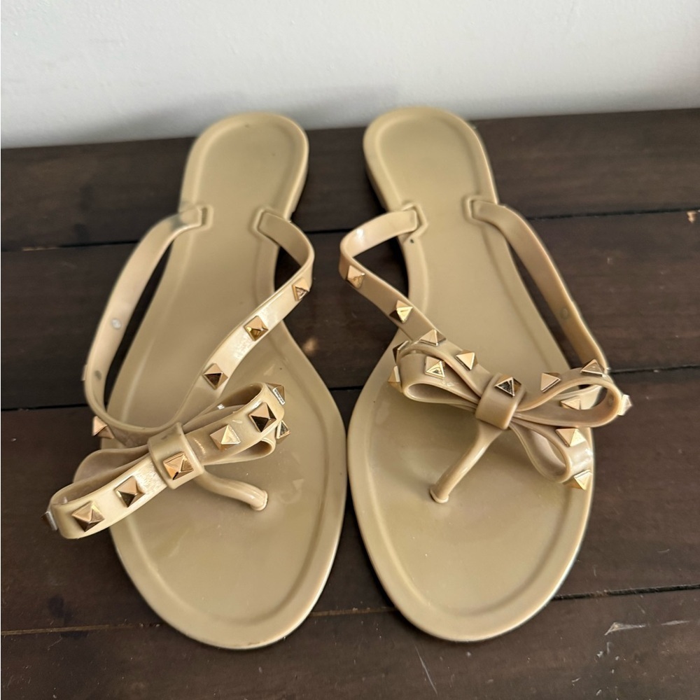 Beige Studded Bow Jelly Sandals Thong Flip Flops Size 9/9.5